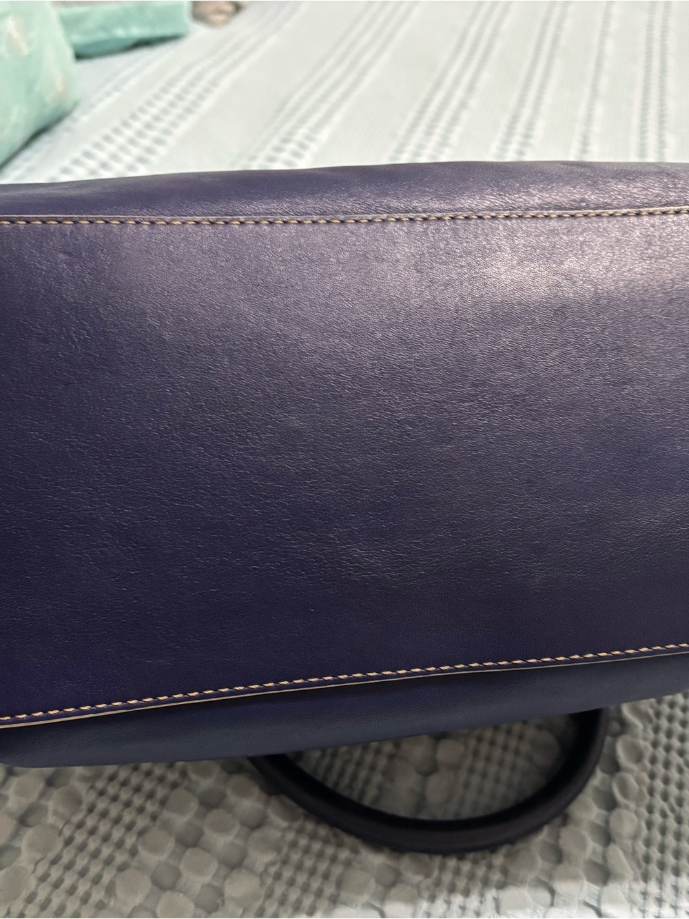 Kate Spade handbag/shoulder bag is a great accessory fun or professional use. - Picture 3 of 16
